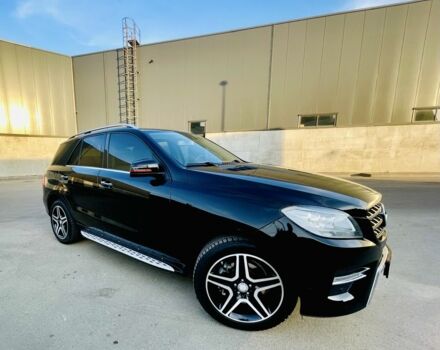 Чорний Мерседес МЛ 400, об'ємом двигуна 3 л та пробігом 157 тис. км за 25300 $, фото 18 на Automoto.ua