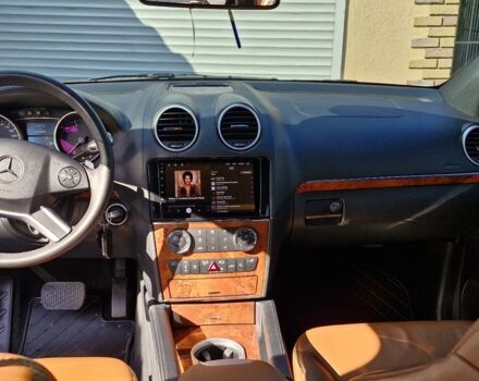 Бежевий Мерседес МЛ 500, об'ємом двигуна 5.5 л та пробігом 251 тис. км за 17899 $, фото 11 на Automoto.ua