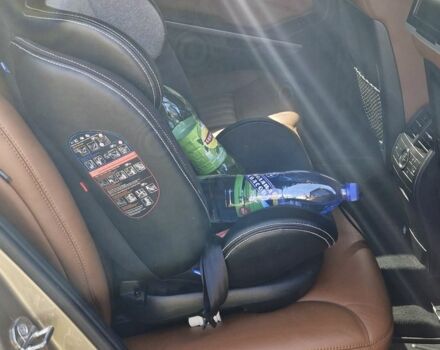 Бежевий Мерседес МЛ 500, об'ємом двигуна 5.5 л та пробігом 251 тис. км за 17899 $, фото 16 на Automoto.ua