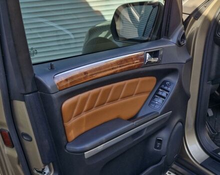 Бежевий Мерседес МЛ 500, об'ємом двигуна 5.5 л та пробігом 251 тис. км за 17899 $, фото 8 на Automoto.ua