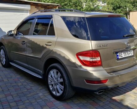 Бежевий Мерседес МЛ 500, об'ємом двигуна 5.5 л та пробігом 251 тис. км за 17899 $, фото 6 на Automoto.ua