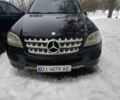 Чорний Мерседес МЛ 500, об'ємом двигуна 5 л та пробігом 335 тис. км за 10000 $, фото 1 на Automoto.ua