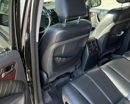 Черный Мерседес МЛ 500, объемом двигателя 5 л и пробегом 378 тыс. км за 7100 $, фото 9 на Automoto.ua