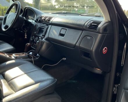 Черный Мерседес МЛ 500, объемом двигателя 5 л и пробегом 378 тыс. км за 7100 $, фото 7 на Automoto.ua