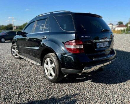Чорний Мерседес МЛ 500, об'ємом двигуна 5.5 л та пробігом 200 тис. км за 8999 $, фото 2 на Automoto.ua
