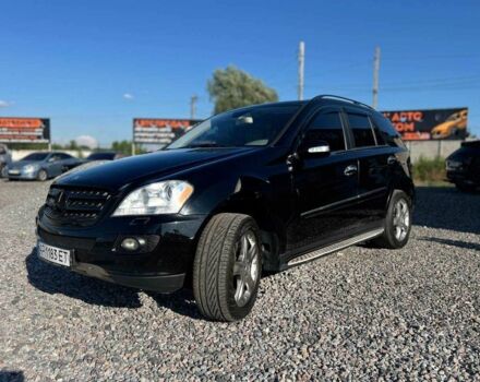 Чорний Мерседес МЛ 500, об'ємом двигуна 5.5 л та пробігом 200 тис. км за 8999 $, фото 1 на Automoto.ua