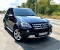 Чорний Мерседес МЛ 500, об'ємом двигуна 5.5 л та пробігом 210 тис. км за 16500 $, фото 1 на Automoto.ua