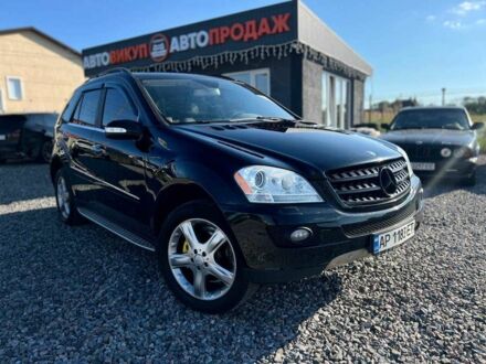 Черный Мерседес МЛ 500, объемом двигателя 5.5 л и пробегом 200 тыс. км за 8999 $, фото 1 на Automoto.ua