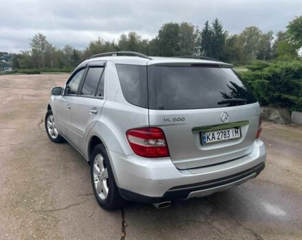 Сірий Мерседес МЛ 500, об'ємом двигуна 5 л та пробігом 283 тис. км за 11000 $, фото 7 на Automoto.ua