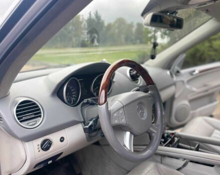 Сірий Мерседес МЛ 500, об'ємом двигуна 5 л та пробігом 283 тис. км за 11000 $, фото 10 на Automoto.ua