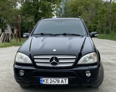 Черный Мерседес МЛ 55 АМГ, объемом двигателя 5.4 л и пробегом 124 тыс. км за 12000 $, фото 5 на Automoto.ua