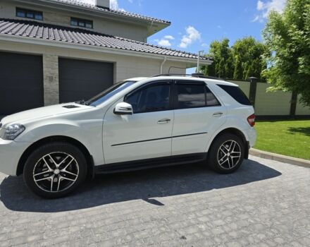 Білий Мерседес МЛ 550, об'ємом двигуна 5.5 л та пробігом 200 тис. км за 11500 $, фото 13 на Automoto.ua