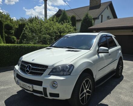 Білий Мерседес МЛ 550, об'ємом двигуна 5.5 л та пробігом 200 тис. км за 11500 $, фото 8 на Automoto.ua