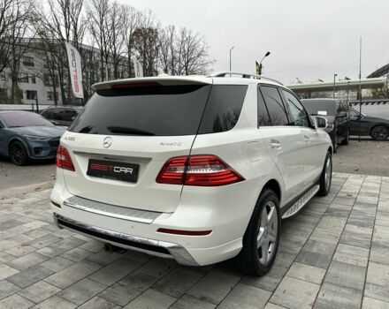 Белый Мерседес МЛ 550, объемом двигателя 4.7 л и пробегом 160 тыс. км за 17900 $, фото 3 на Automoto.ua