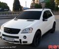 Белый Мерседес МЛ класс, объемом двигателя 3.5 л и пробегом 0 тыс. км за 9550 $, фото 1 на Automoto.ua