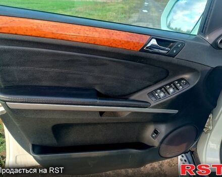 Білий Мерседес МЛ класс, об'ємом двигуна 3.5 л та пробігом 274 тис. км за 14000 $, фото 11 на Automoto.ua