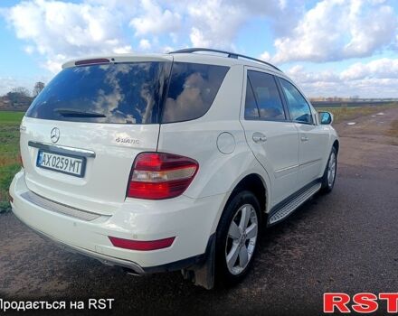 Білий Мерседес МЛ класс, об'ємом двигуна 3.5 л та пробігом 274 тис. км за 14000 $, фото 5 на Automoto.ua