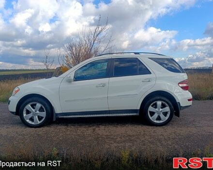 Білий Мерседес МЛ класс, об'ємом двигуна 3.5 л та пробігом 274 тис. км за 14000 $, фото 2 на Automoto.ua