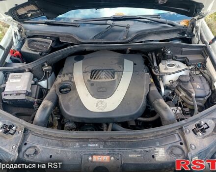 Білий Мерседес МЛ класс, об'ємом двигуна 3.5 л та пробігом 274 тис. км за 14000 $, фото 13 на Automoto.ua