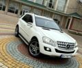 Білий Мерседес ML-Class, об'ємом двигуна 3 л та пробігом 225 тис. км за 15000 $, фото 1 на Automoto.ua