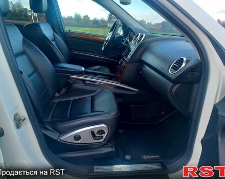 Білий Мерседес МЛ класс, об'ємом двигуна 3.5 л та пробігом 274 тис. км за 14000 $, фото 9 на Automoto.ua