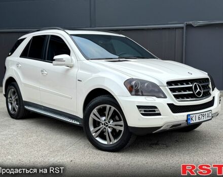 Білий Мерседес МЛ класс, об'ємом двигуна 3 л та пробігом 232 тис. км за 14750 $, фото 1 на Automoto.ua