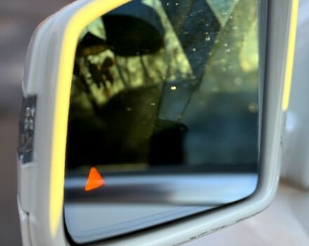 Белый Мерседес МЛ класс, объемом двигателя 3 л и пробегом 342 тыс. км за 16500 $, фото 7 на Automoto.ua