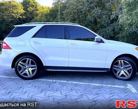 Білий Мерседес МЛ класс, об'ємом двигуна 3 л та пробігом 240 тис. км за 21800 $, фото 8 на Automoto.ua