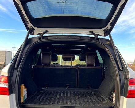 Мерседес МЛ класс 2014 в Запорожье на Automoto.ua Белый Мерседес МЛ класс, объемом двигателя 3 л и пробегом 262 тыс. км за 29800 $, фото 8 на Automoto.ua