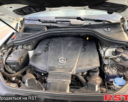 Мерседес МЛ класс 2014 в Запорожье на Automoto.ua Белый Мерседес МЛ класс, объемом двигателя 3 л и пробегом 262 тыс. км за 29800 $, фото 10 на Automoto.ua