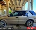 Бежевый Мерседес МЛ класс, объемом двигателя 2.7 л и пробегом 330 тыс. км за 2000 $, фото 1 на Automoto.ua