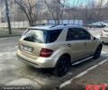 Бежевий Мерседес ML-Class, об'ємом двигуна 3.5 л та пробігом 277 тис. км за 8000 $, фото 2 на Automoto.ua