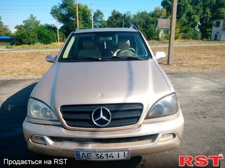 Бежевый Мерседес МЛ класс, объемом двигателя 3.2 л и пробегом 250 тыс. км за 5500 $, фото 1 на Automoto.ua