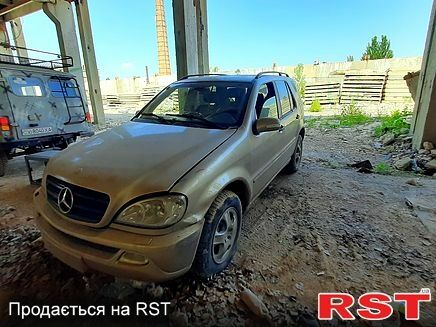 Мерседес МЛ класс 2004 в Славянске на Automoto.ua Бежевый Мерседес МЛ класс, объемом двигателя 2.7 л и пробегом 330 тыс. км за 2000 $, фото 1 на Automoto.ua