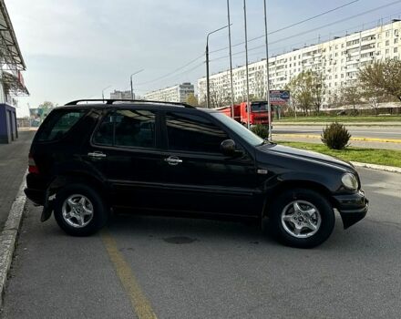 Чорний Мерседес ML-Class, об'ємом двигуна 3.2 л та пробігом 250 тис. км за 5400 $, фото 8 на Automoto.ua