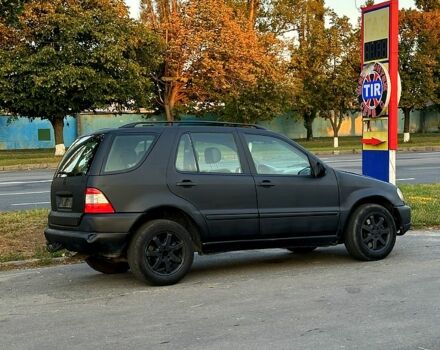 Чорний Мерседес МЛ класс, об'ємом двигуна 2.7 л та пробігом 111 тис. км за 2000 $, фото 2 на Automoto.ua