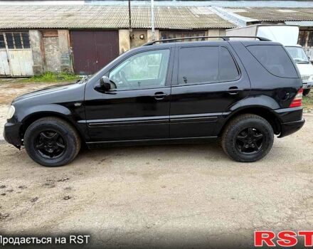 Черный Мерседес МЛ класс, объемом двигателя 3.2 л и пробегом 286 тыс. км за 3000 $, фото 4 на Automoto.ua