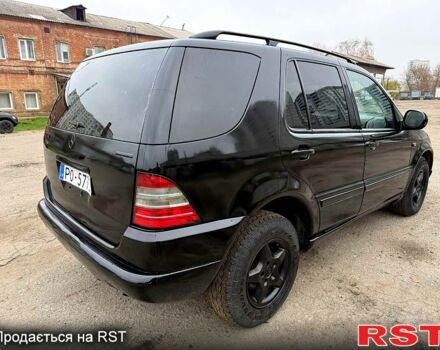 Черный Мерседес МЛ класс, объемом двигателя 3.2 л и пробегом 286 тыс. км за 3000 $, фото 2 на Automoto.ua