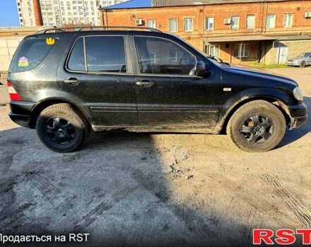 Чорний Мерседес МЛ класс, об'ємом двигуна 2.7 л та пробігом 247 тис. км за 3400 $, фото 4 на Automoto.ua