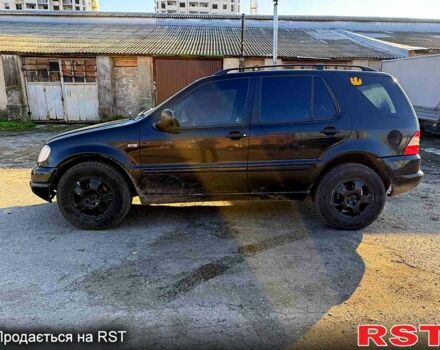 Чорний Мерседес МЛ класс, об'ємом двигуна 2.7 л та пробігом 247 тис. км за 3400 $, фото 1 на Automoto.ua