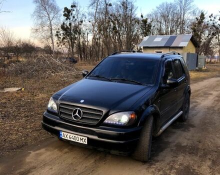 Чорний Мерседес ML-Class, об'ємом двигуна 4.3 л та пробігом 300 тис. км за 6500 $, фото 1 на Automoto.ua