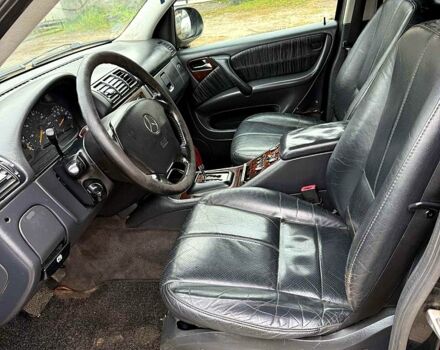 Черный Мерседес МЛ класс, объемом двигателя 3.2 л и пробегом 286 тыс. км за 3000 $, фото 6 на Automoto.ua