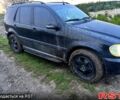 Черный Мерседес МЛ класс, объемом двигателя 3.2 л и пробегом 333 тыс. км за 6800 $, фото 1 на Automoto.ua