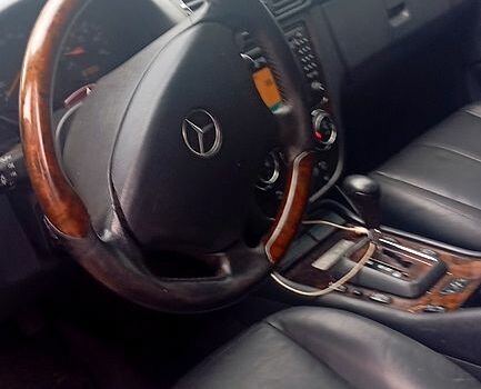Мерседес МЛ класс 2001 в Александровке на Automoto.ua Черный Мерседес МЛ класс, объемом двигателя 4 л и пробегом 330 тыс. км за 5000 $, фото 2 на Automoto.ua