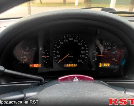 Черный Мерседес МЛ класс, объемом двигателя 4 л и пробегом 284 тыс. км за 5250 $, фото 4 на Automoto.ua