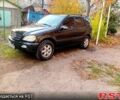 Черный Мерседес МЛ класс, объемом двигателя 4 л и пробегом 284 тыс. км за 5250 $, фото 1 на Automoto.ua