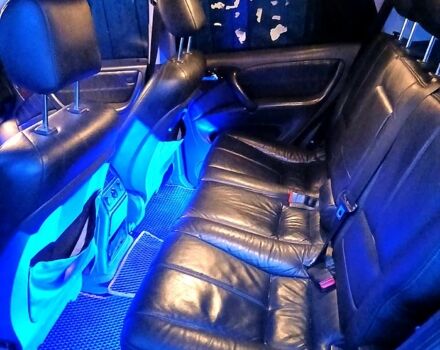 Черный Мерседес МЛ класс, объемом двигателя 3.2 л и пробегом 400 тыс. км за 5800 $, фото 10 на Automoto.ua