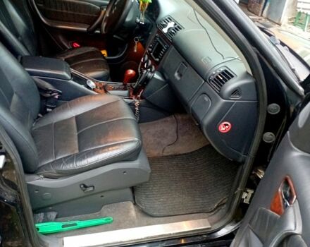 Черный Мерседес МЛ класс, объемом двигателя 4 л и пробегом 284 тыс. км за 5250 $, фото 2 на Automoto.ua