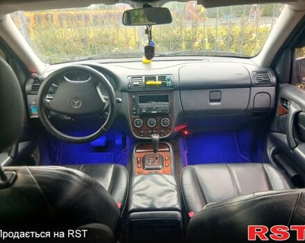 Черный Мерседес МЛ класс, объемом двигателя 3.2 л и пробегом 400 тыс. км за 5800 $, фото 9 на Automoto.ua