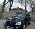 Черный Мерседес МЛ класс, объемом двигателя 2.7 л и пробегом 397 тыс. км за 5720 $, фото 1 на Automoto.ua